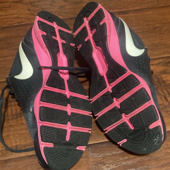 Nike training black with pink heels - Picture 5 of 6